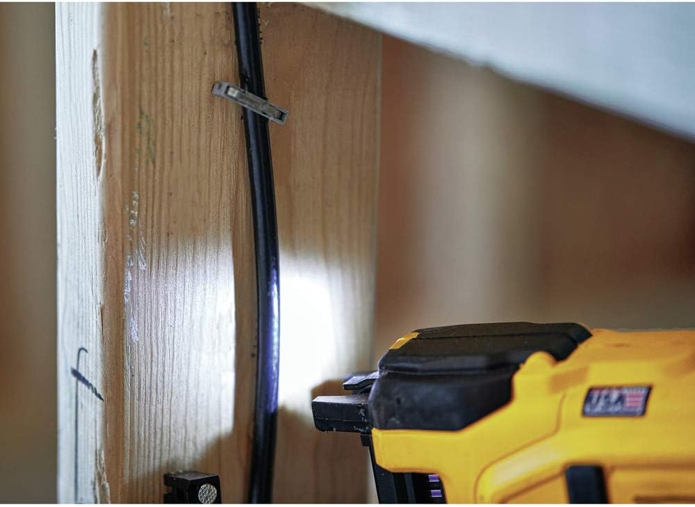 DEWALT 20V MAX* Stapler Kit for Cables (DCN701D1)