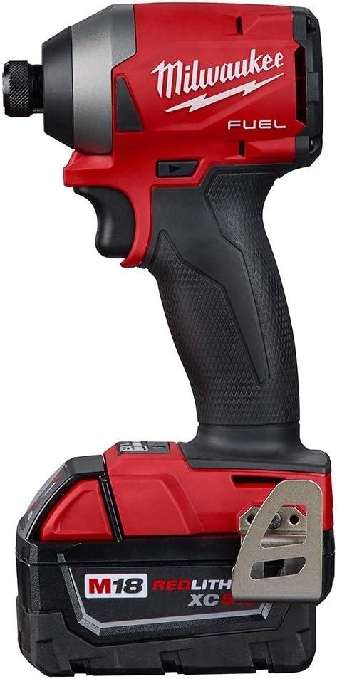 Milwaukee 2853-22 M18 FUEL 1/4' Hex Impact Driver XC Kit