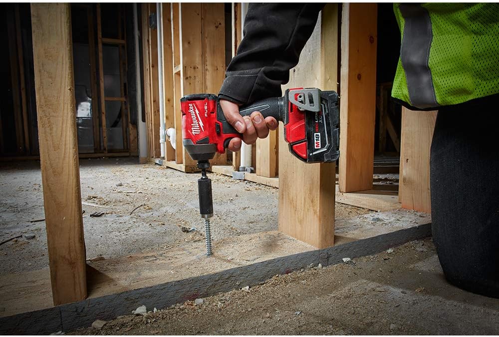 Milwaukee 2853-22 M18 FUEL 1/4' Hex Impact Driver XC Kit