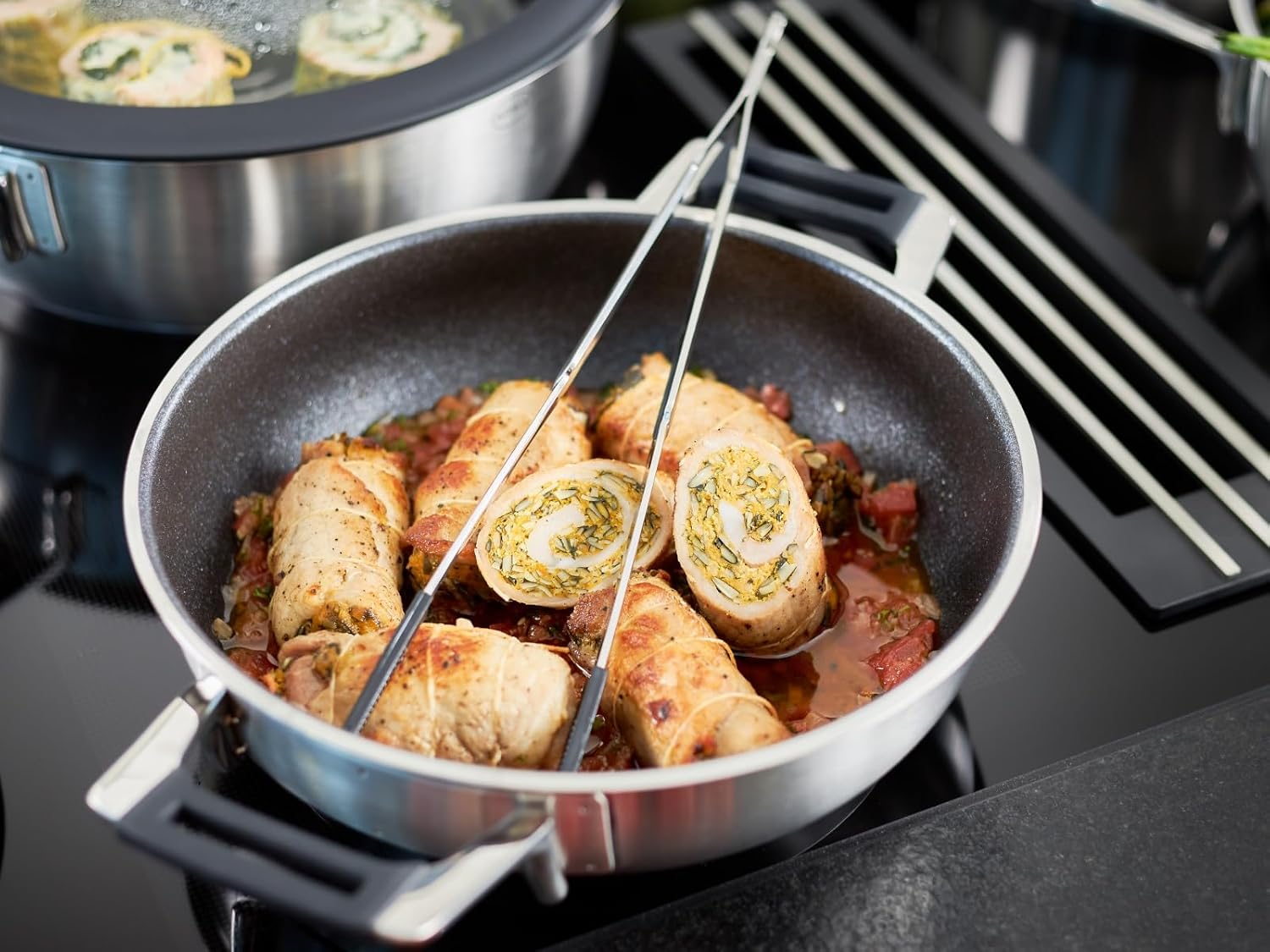 Rösle Silence Pro Serving Pan, Pan with Scratch-Resistant Premium Non-Stick Coating, ProResist, Silicone Handles, 24 cm, 18/10 Stainless Steel, Suitable for Induction, Dishwasher Safe, Silver/Black