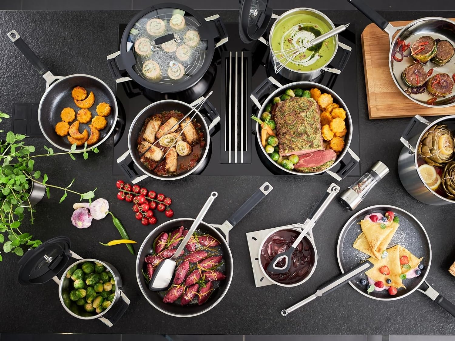 Rösle Silence Pro Frying Pan with Scratch-Resistant Premium Non-Stick Coating ProResist, Silicone Handle, 28 cm, 18/10 Stainless Steel, Suitable for Induction Cookers, Dishwasher Safe, Silver/Black