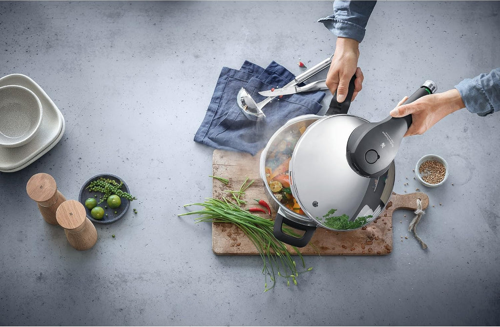 WMF Perfect Pressure Cooker 8.5 L Premium Polished Stainless Steel 2 Cooking Levels All-in-One Rotary Knob, Dishwasher Safe, Diameter 22 cm Suitable for Induction, Stainless Steel, Silver